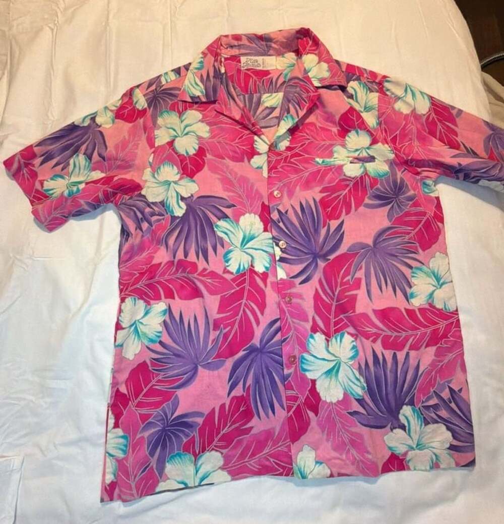 Vintage Hilo Hattie Tropical Pink Floral Hawaiian Button-Down Shirt